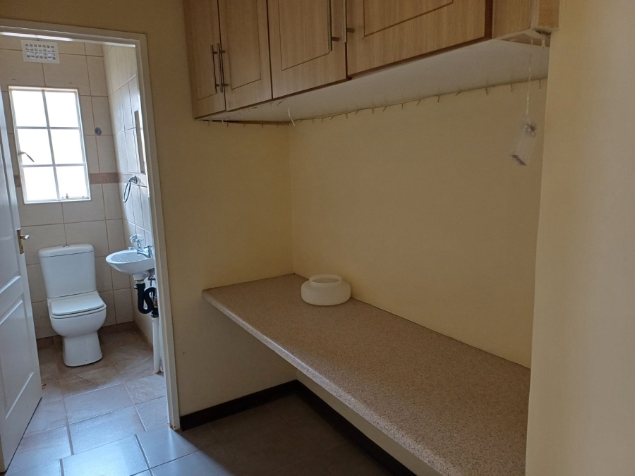 To Let 3 Bedroom Property for Rent in Naudeville Free State